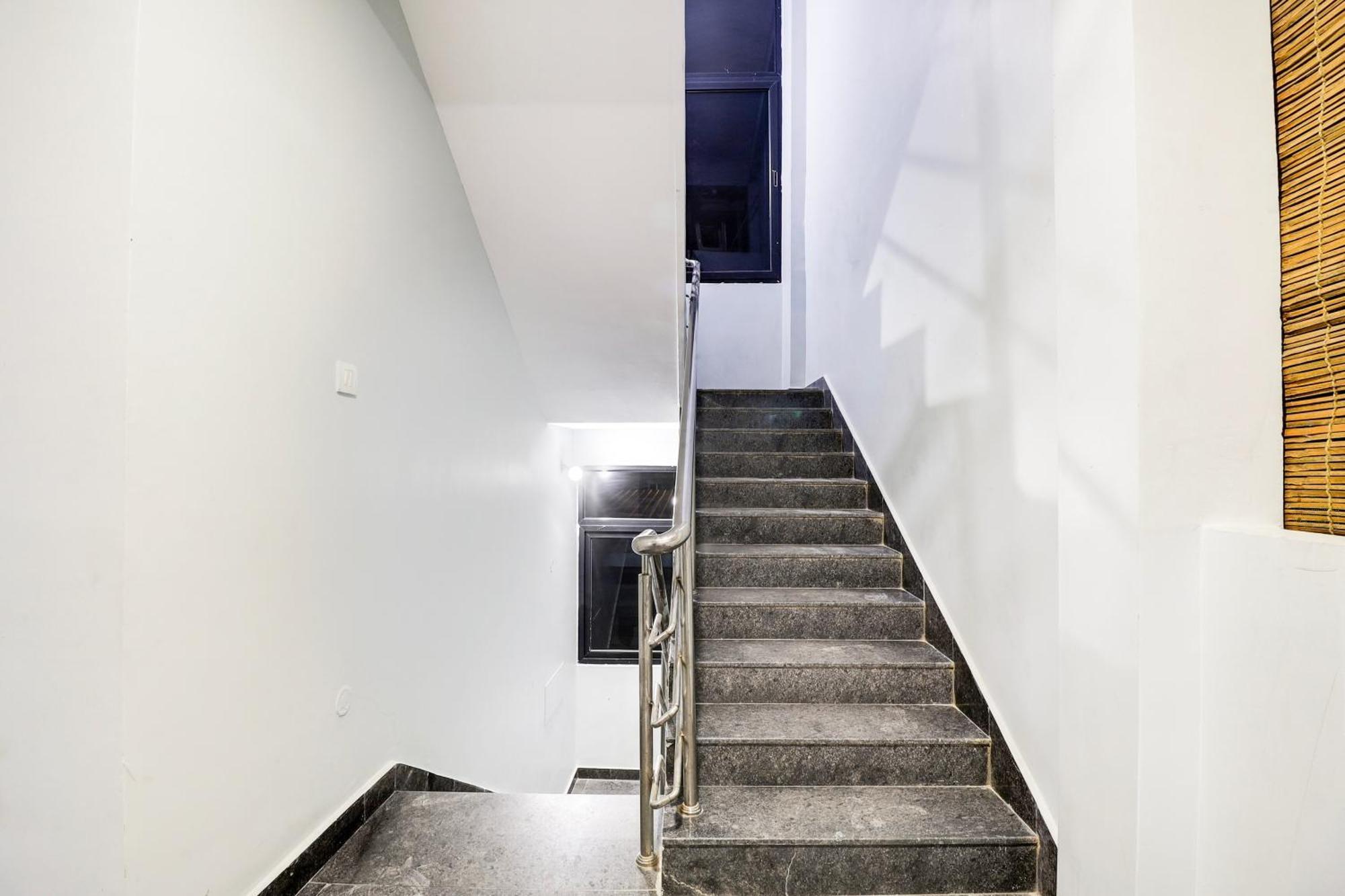 Super Townhouse De Alphabet Hotel Kukatpally Nexus Mall Hyderabad Exterior photo